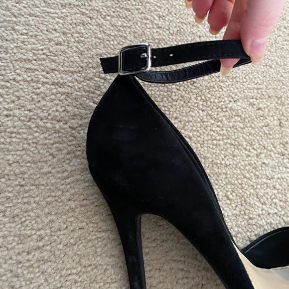 Forever 21 Black Pointy-Toe Heels - Picture 6 of 8